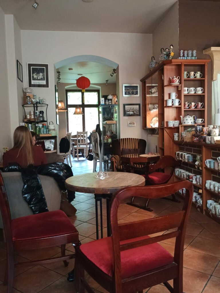 Im Café Fanaberia. Foto: © Brygida Helbig, 2025