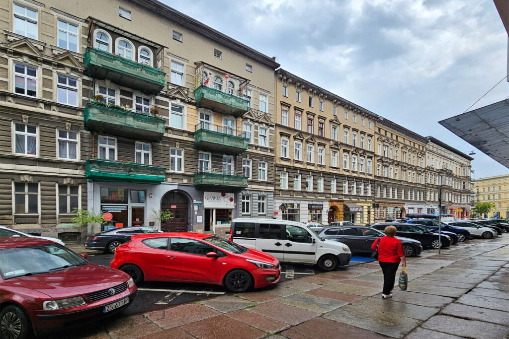 Regenwetter in Stettin, Monte-Cassino-Straße. Foto: © Deutsches Kulturforum östliches Europa, Vera Schneider
