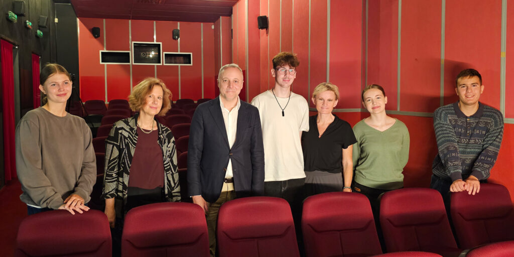 Im Kino Pionier mit dem Vizepräsidenten Biskupski. Foto: © Deutsches Kulturforum östliches Europa, Vera Schneider