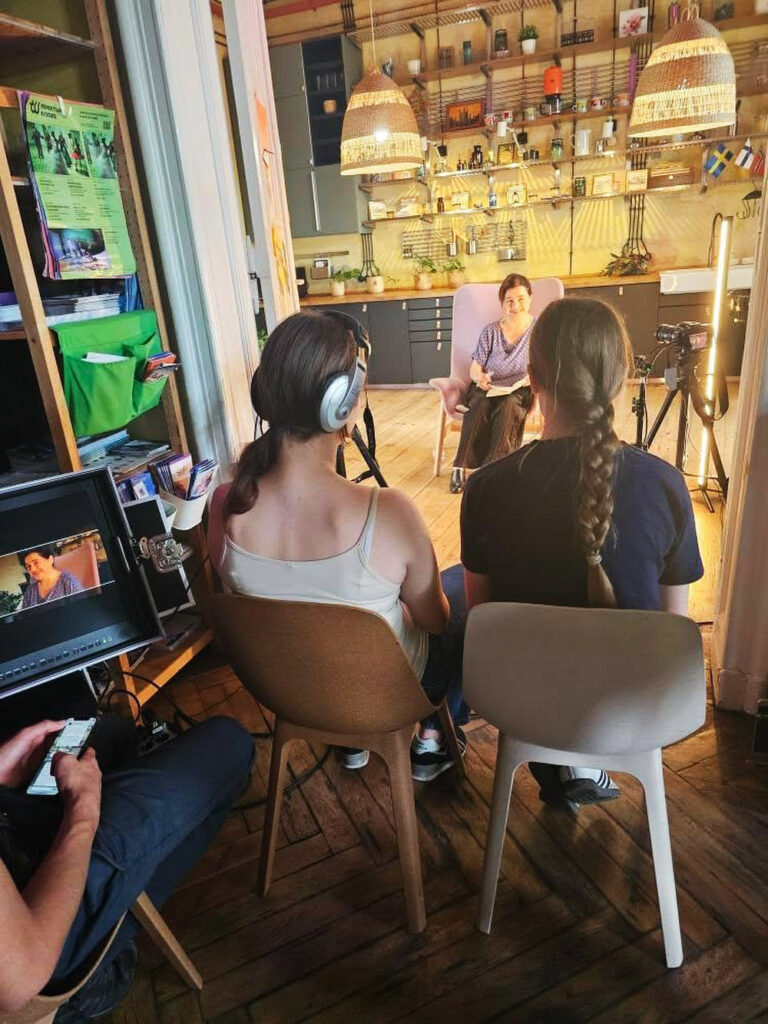 Interview im Skandinavischen Haus mit Merle und Johanna. Foto: Kathrin Lantzsch.