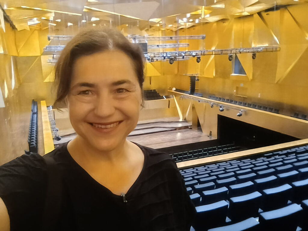 Im goldenen Saal der Pilharmonie. Foto: © Brygida Helbig, 2025