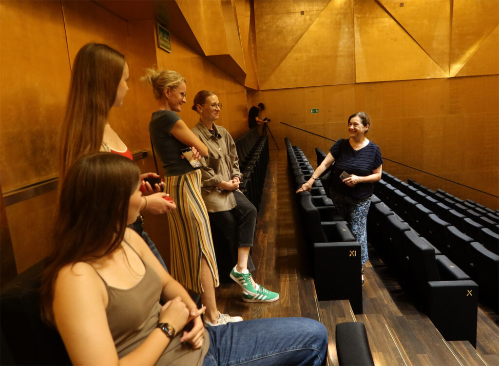 Im goldenen Saal der Pilharmonie. Foto: © Deutsches Kulturforum östliches Europa, Vera Schneider