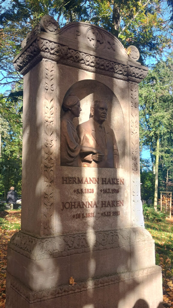 Der Grabstein von Hermann Haken, Oberbürgermeister von Stettin von 1877 bis 1907, und seiner Frau Johanna. Foto: © Brygida Helbig