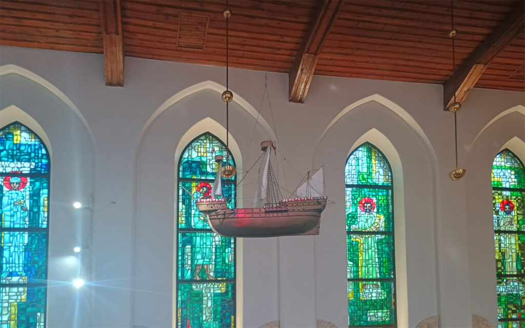 Das Holzschiff an der Kirchendecke. Foto: © Brygida Helbig
